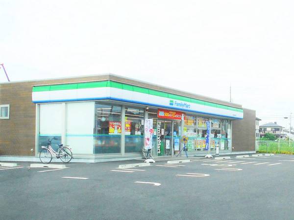 コンビニ　ファミリーマート岩倉曽野町店（コンビニ）まで550m