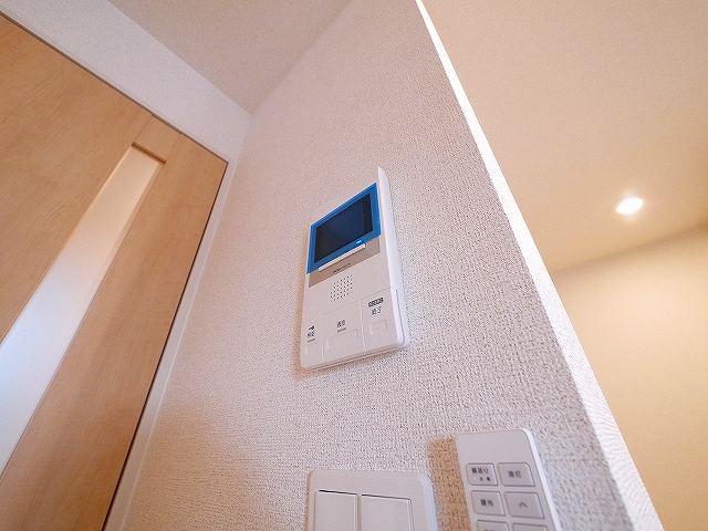 セキュリティ　モニター付きインターホンです
