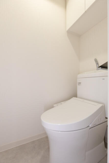 トイレ　※写真は同タイプ住戸です。