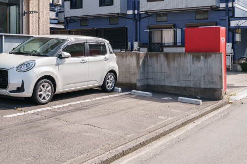 建物外観　駐車場