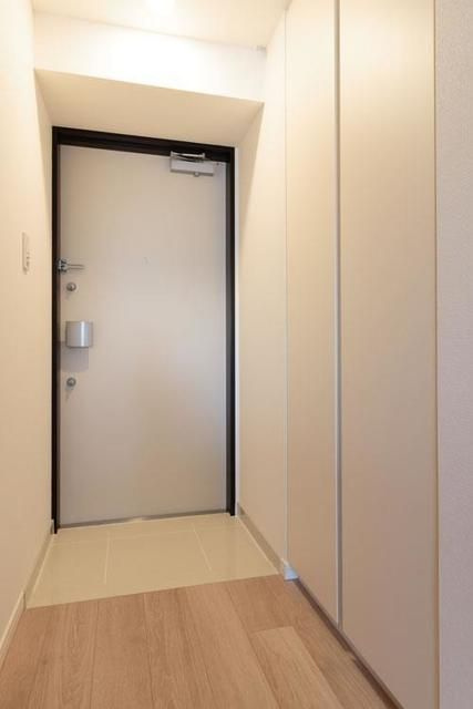 玄関　※反転タイプの写真を使用しています。