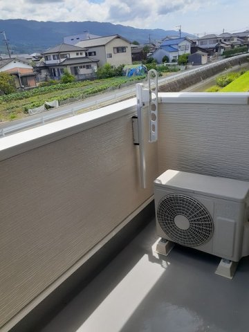 バルコニー　お洗濯にも便利なバルコニー付き