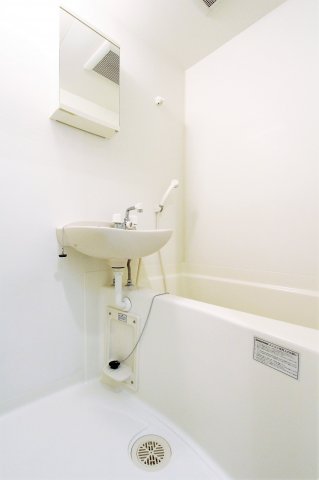 バス・シャワールーム　参考写真（同物件別部屋）