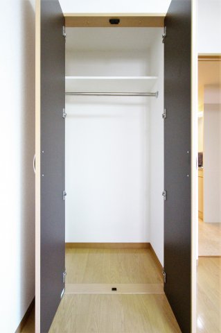 収納　参考写真（同物件別部屋）