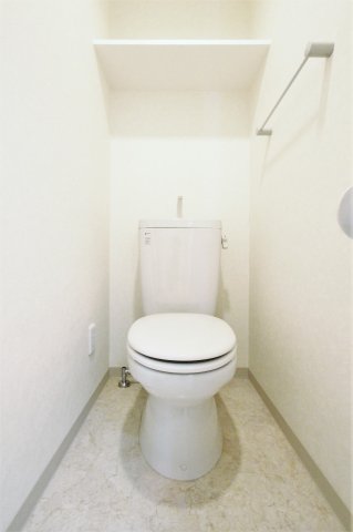 トイレ　参考写真（同物件別部屋）