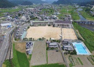 中学校　市川町立市川中学校（中学校）まで780m