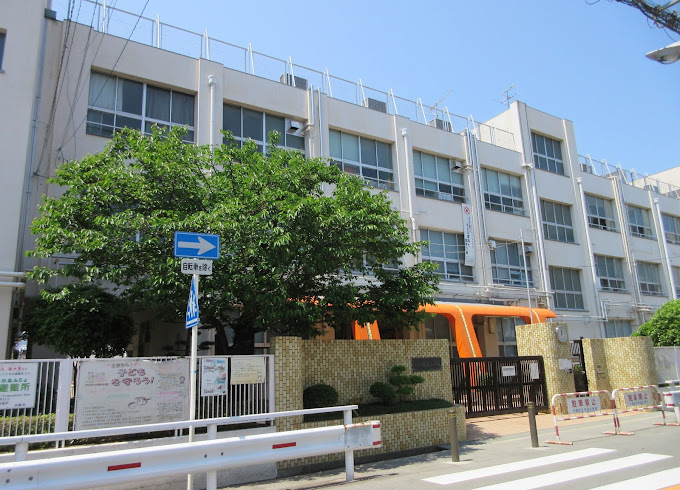 小学校　大阪市立大淀小学校（小学校）まで110m