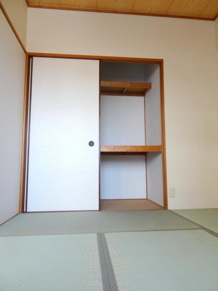 収納　★和室には大きな便利押入れ★