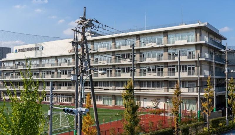 小学校　足立区立綾瀬小学校（小学校）まで550m