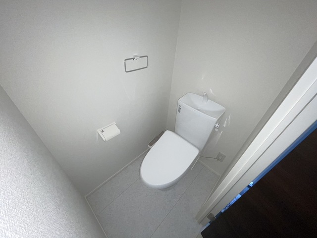 トイレ　同施工参考写真になります。