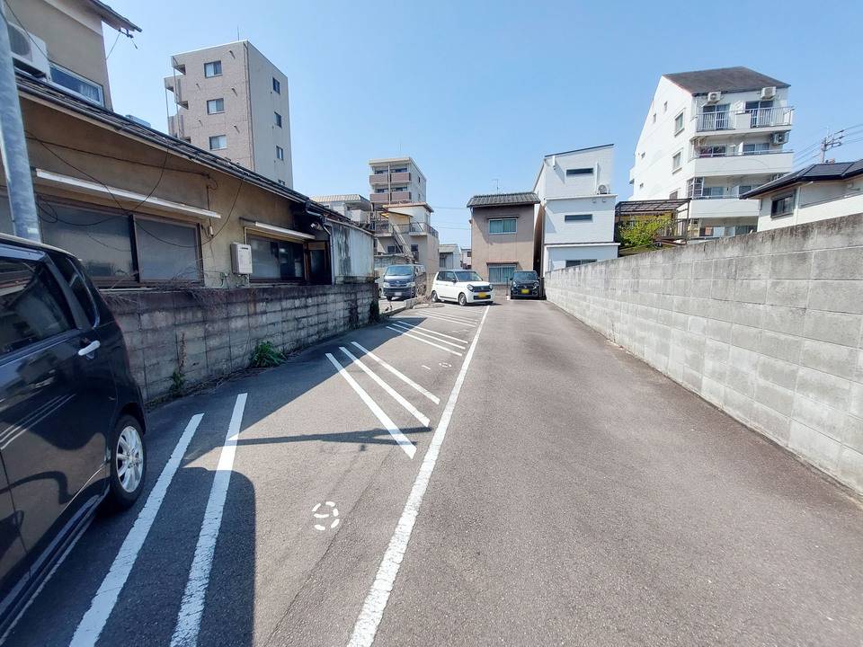 駐車場　駐車場