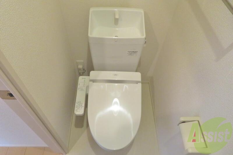 トイレ　嬉しいシャワートイレがあるお部屋です。