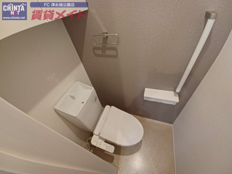 トイレ　同型参考写真