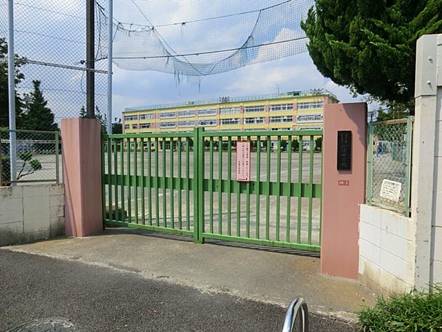中学校　杉並区立向陽中学校（中学校）まで1225m