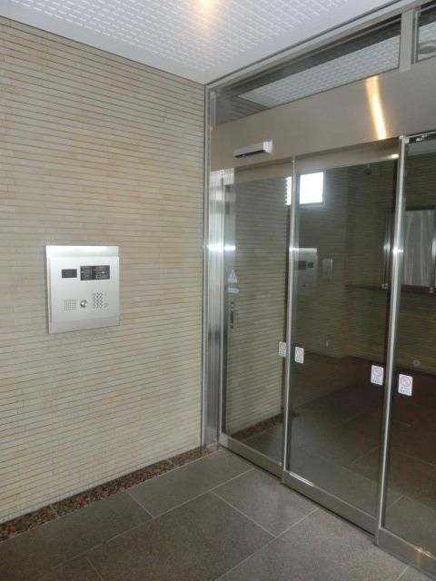 エントランス　オートロック完備エントランス