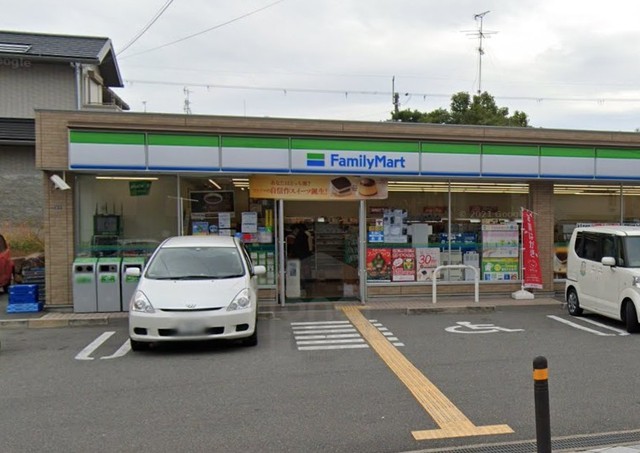 コンビニ　ファミリーマート　曽根東町（コンビニ）まで201m