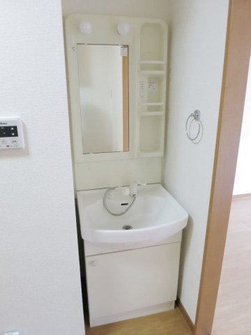 洗面設備　使いやすい洗面所です