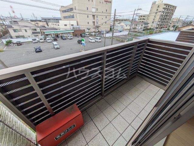 ＪＲ東海道本線 平塚駅 バス乗車時間：14分 最寄りバス停で下車 徒歩2分 3階建 築11年の内装写真