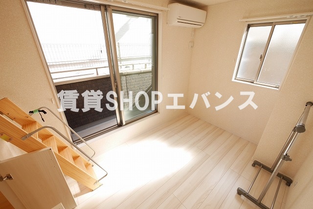 レスペデザ薬円台の居間写真
