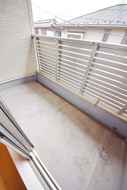 その他設備　広めのバルコニーです
