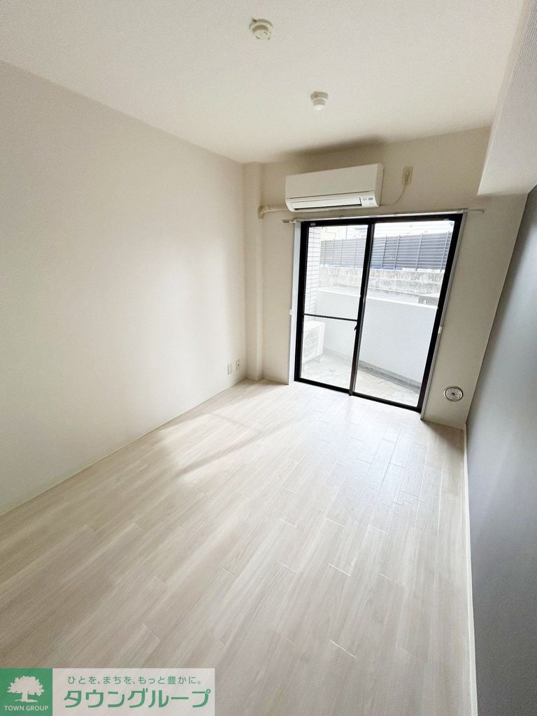 居室・リビング　※別部屋参考写真です