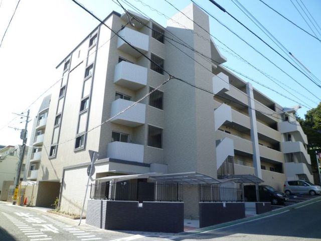 建物外観　【外観写真】角地にある高級感溢れる外観