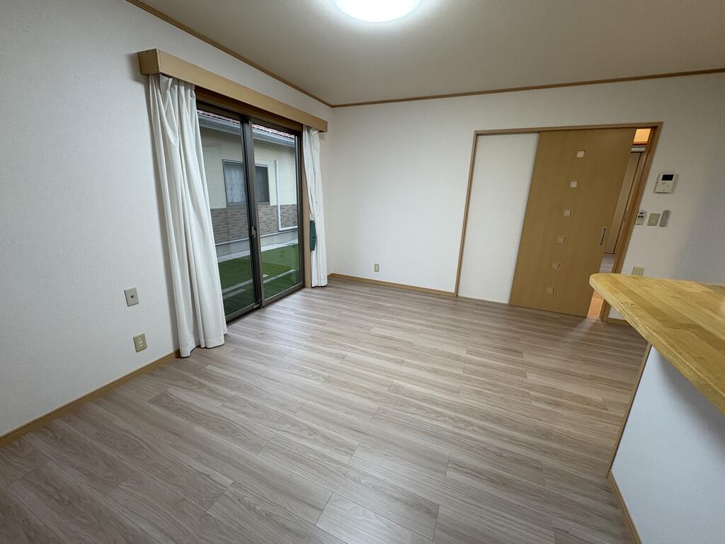 連取ヒルズIIの居間写真