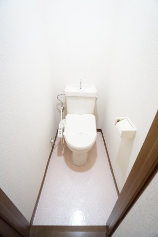 ＪＲ外房線 誉田駅 徒歩7分 2階建 築32年のトイレ写真