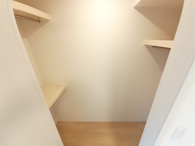 アザレアT IIの内装写真