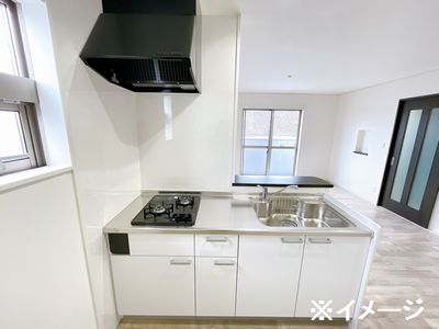 東岩田ガレージハウス A棟のキッチン写真