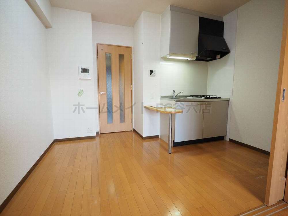 ブランクレール谷町の居間写真