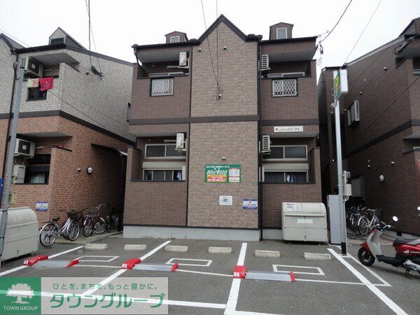 建物外観　駐車場