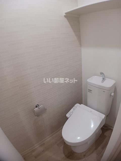 ＪＲ阪和線 三国ケ丘駅 徒歩9分 3階建 築2年のトイレ写真