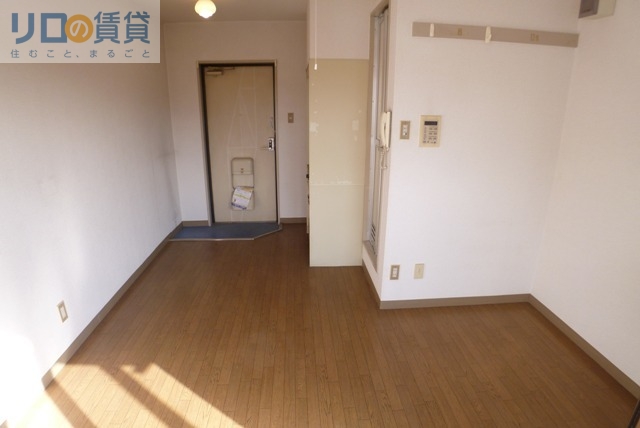 イオ・ネクスト菅原の居間写真