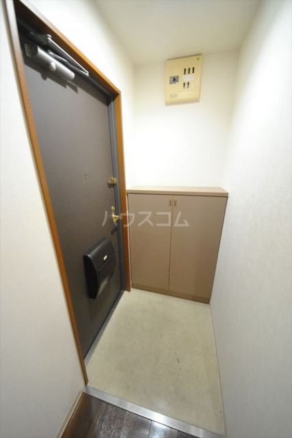 アトール西中島の玄関写真