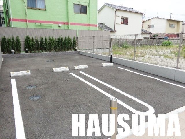 駐車場　駐車場