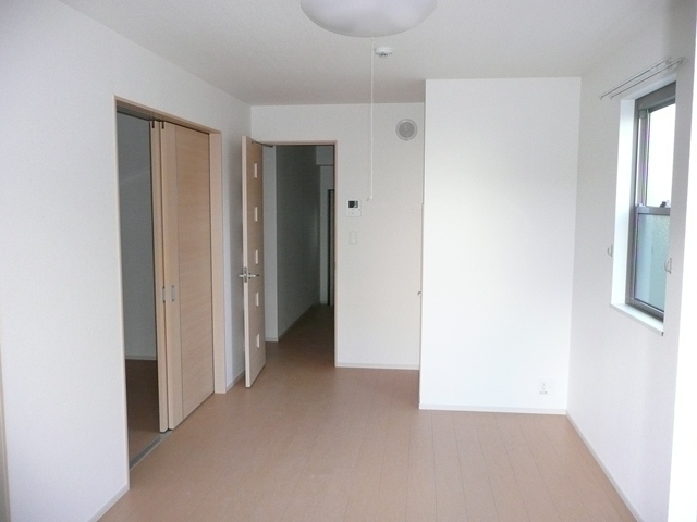 居室・リビング　同タイプ写真を掲載しております。