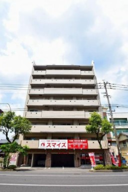 【鹿児島市新屋敷町のマンションのエントランス】