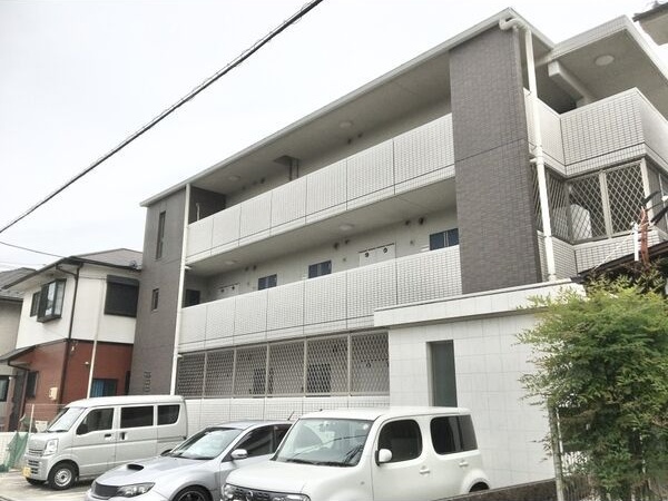 名古屋市中川区中野新町のマンションの建物外観