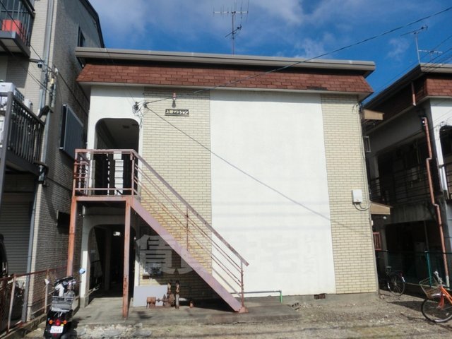 上田マンションの建物外観