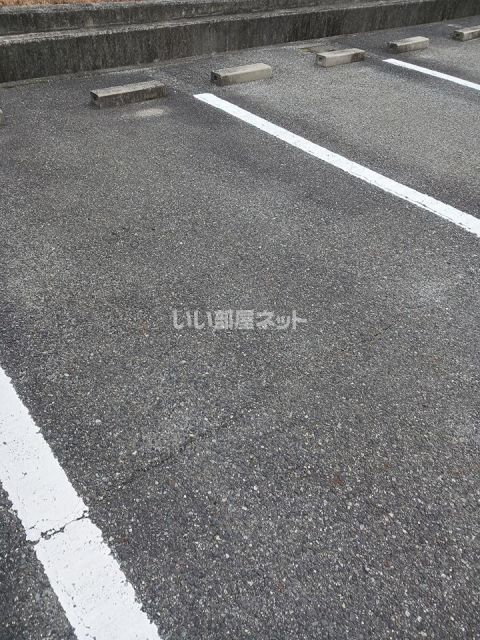 【プラチナコート青山の駐車場】