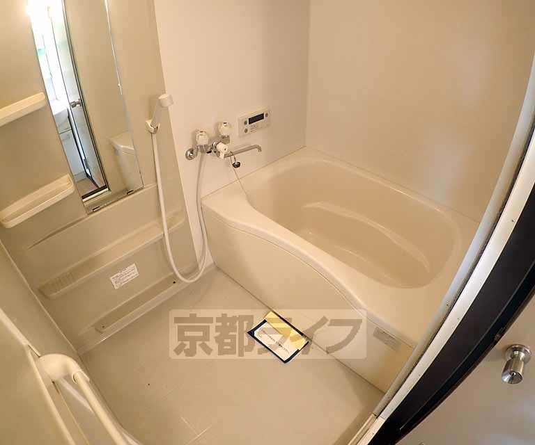 バス・シャワールーム　大きな浴槽です