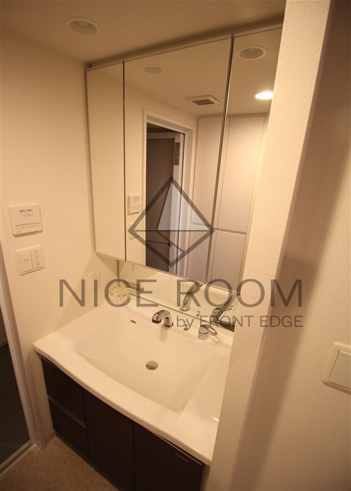 洗面設備　プレサンス四天王寺　独立洗面台