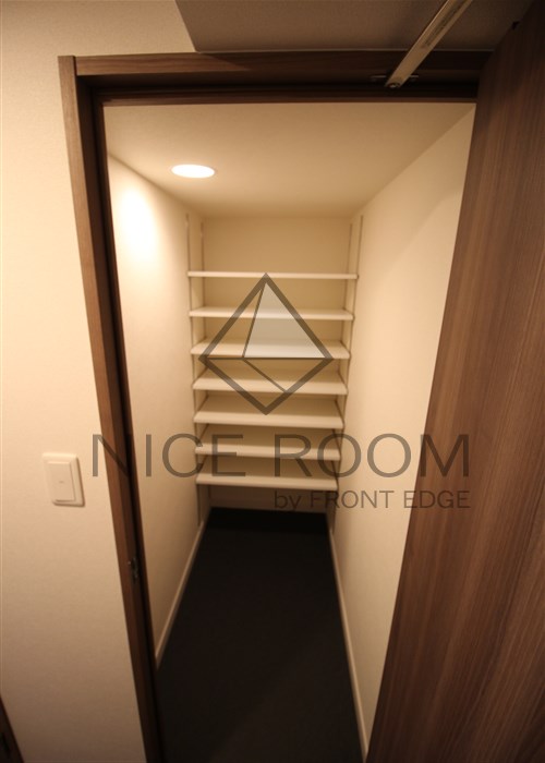 収納　プレサンス四天王寺　シューズクローク