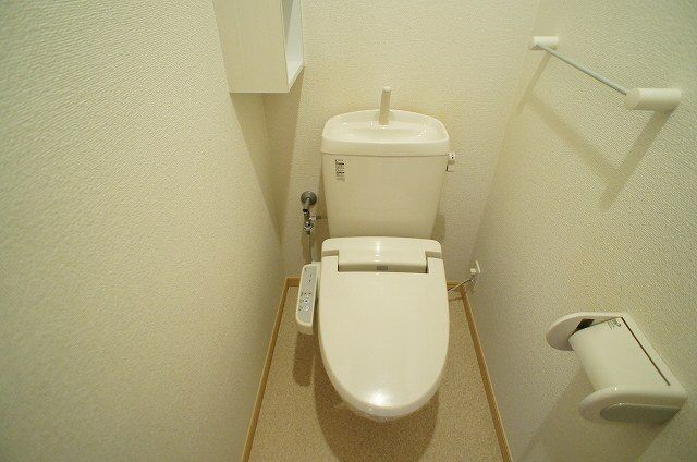 【渋川市吹屋のアパートのトイレ】
