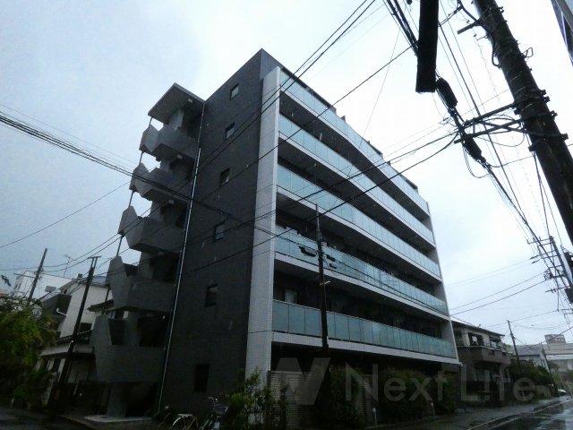 横浜市南区花之木町のマンションの建物外観