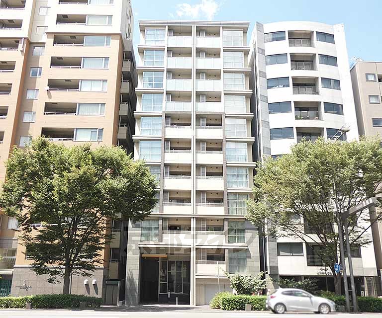 【京都市中京区橋之町のマンションの建物外観】