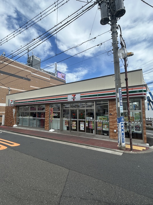 コンビニ　セブンイレブン（コンビニ）まで500m