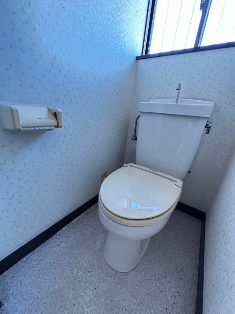 トイレ　暖房便座付