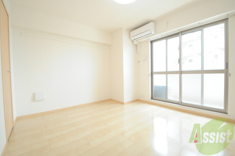 居室・リビング　ゆったりリビングは日当たりもよく快適な空間ですよ